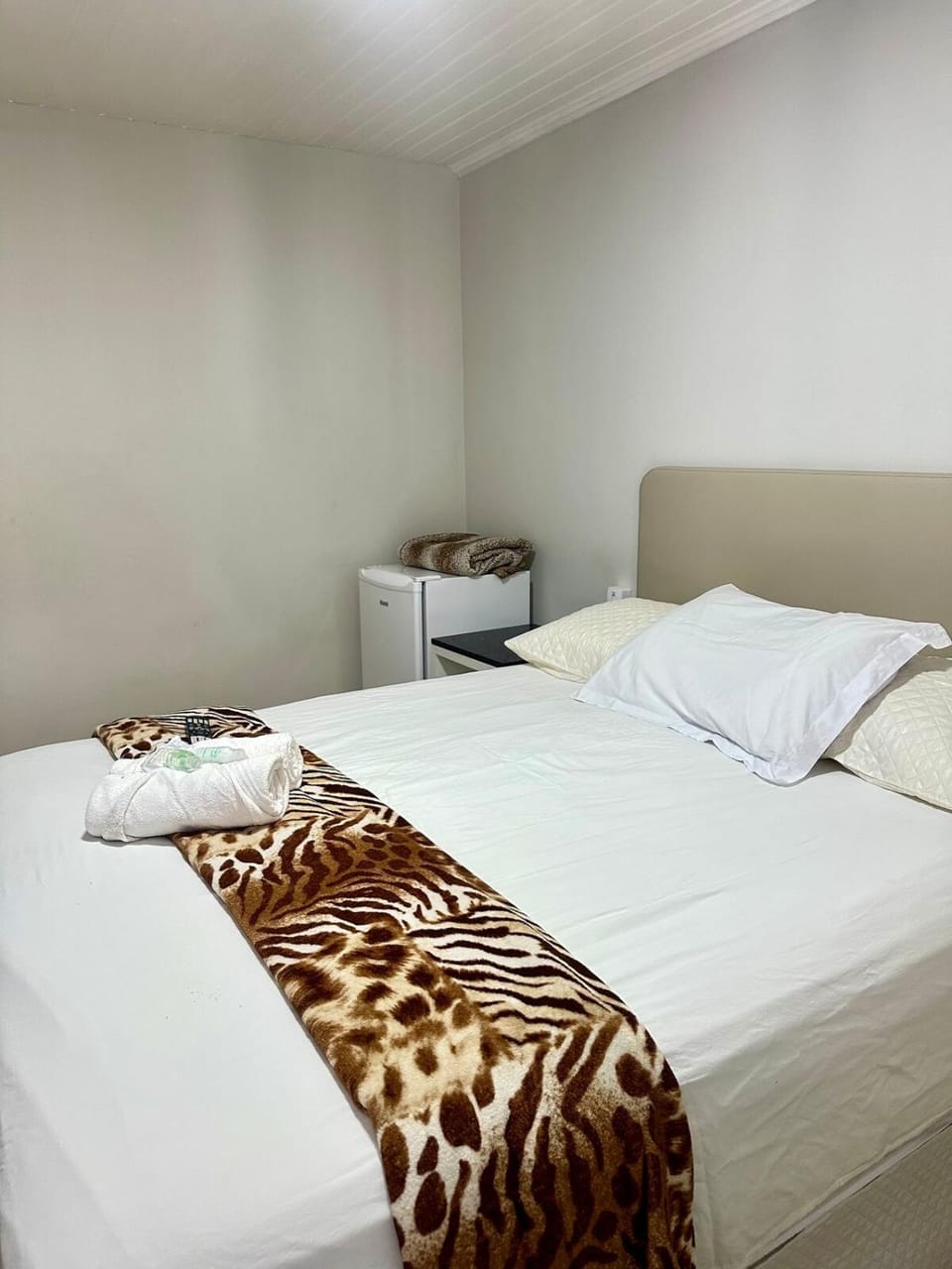 Suíte Quarto 3km de Florianópolis Bed and Breakfast in São José
