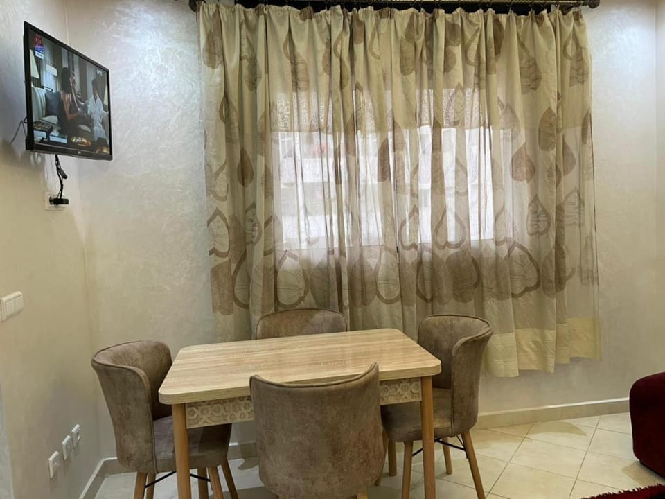 Appartement moderne et bien aménagé, à 3 minutes à pied du grand stade de Tanger Apartment in Tangier