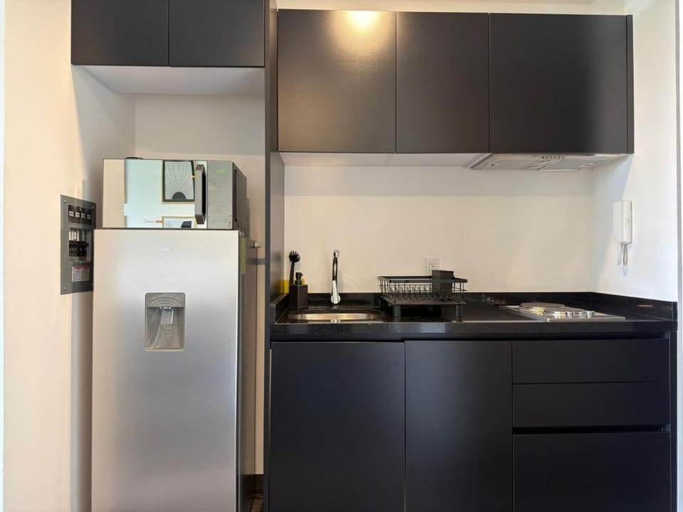 Loft with Urban View · Walk Everywhere Roma Norte Apartment in Mexico City