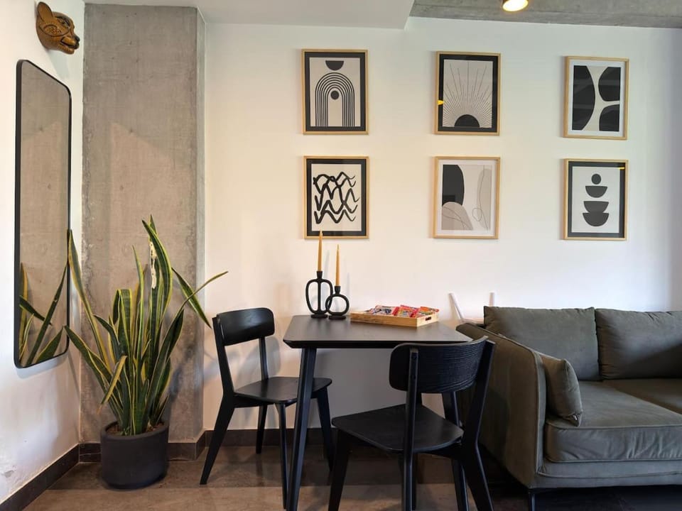 Loft with Urban View · Walk Everywhere Roma Norte Apartment in Mexico City