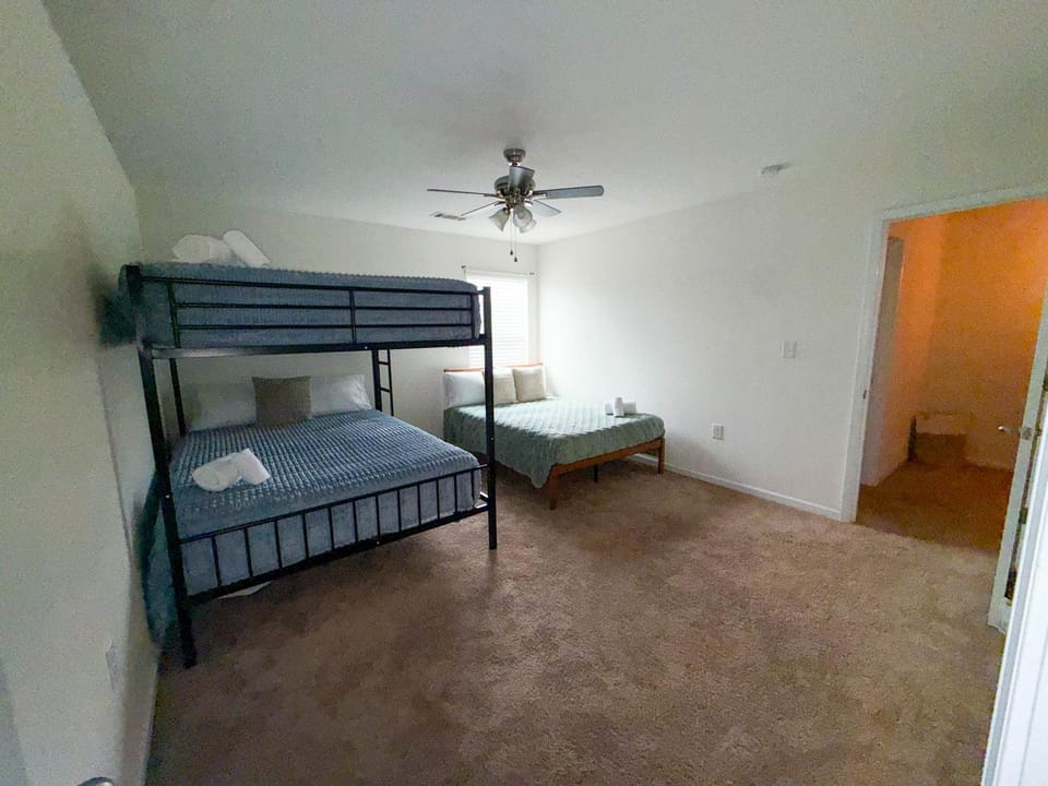 Bed, Bedroom, bunk bed