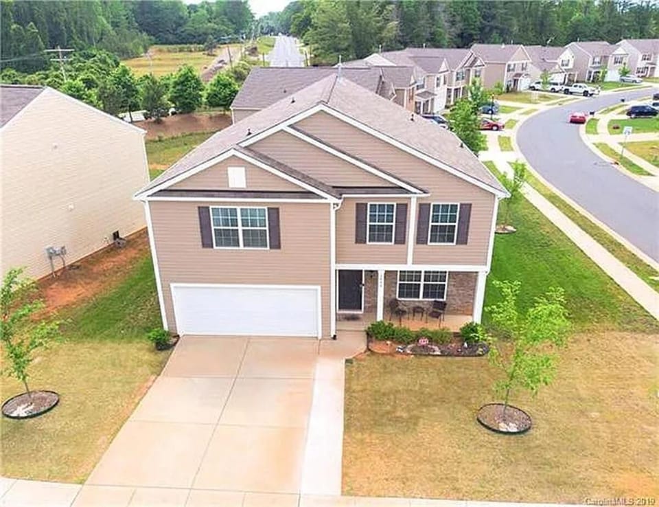 Property building, Neighbourhood, Bird's eye view