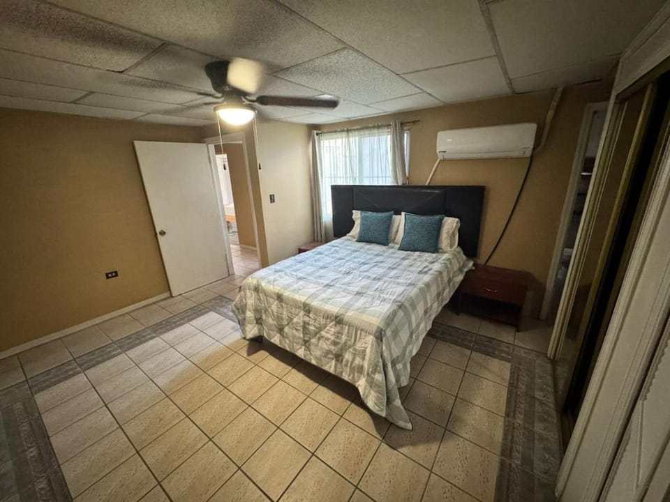 Bed, Bedroom, wardrobe, air conditioner