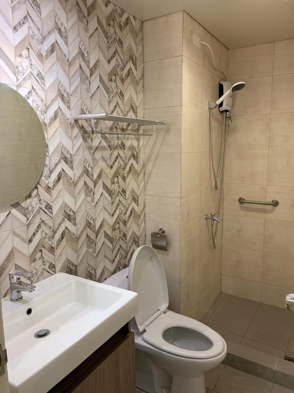 Stylish Two Bedroom Unit in Avida with Netflix Apartment in Lapu-Lapu City