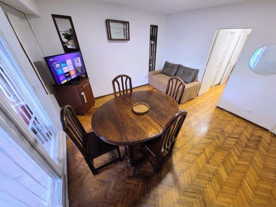 TV and multimedia, Living room, Seating area, Dining area