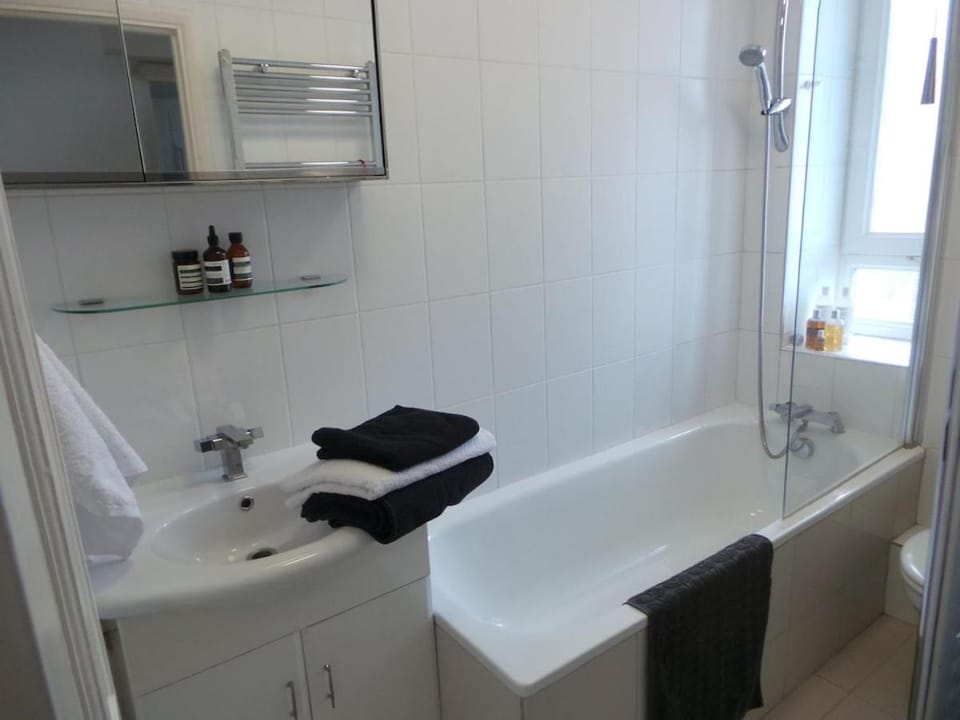 Modern comfort and affordable flat in Zone 1 Apartment in London Borough of Southwark