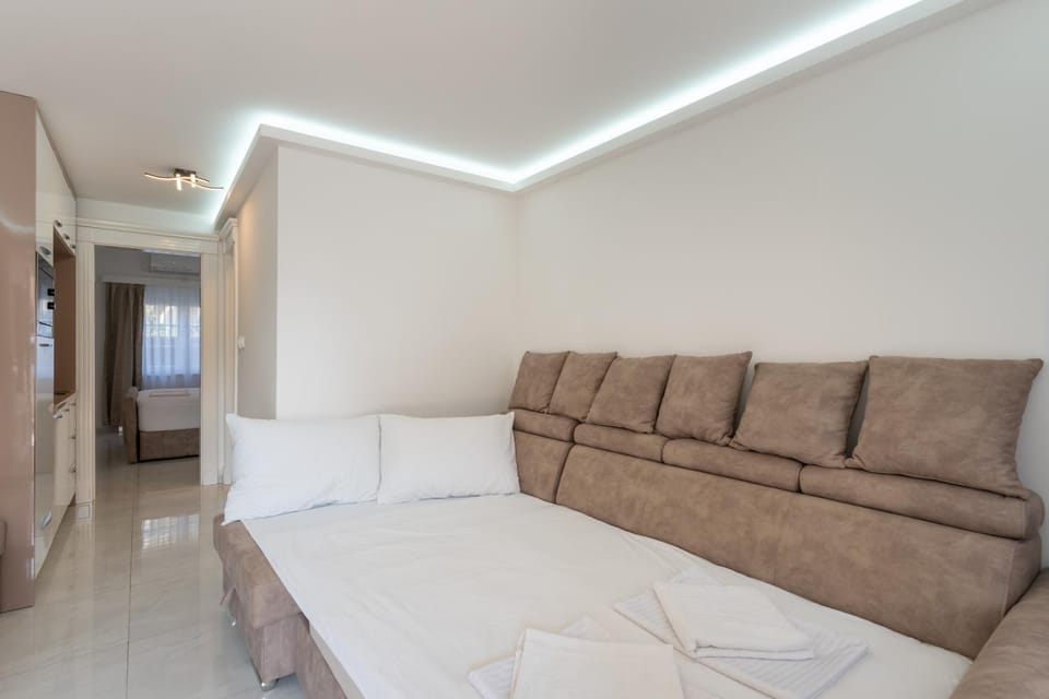 Living room, Photo of the whole room, Seating area