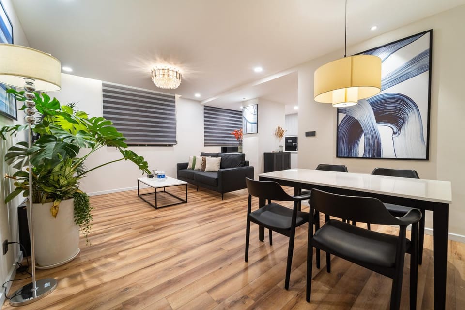 Screc Tower- Luxury 2-bedroom serviced apartment in District 3, HCMC Apartment in Ho Chi Minh City
