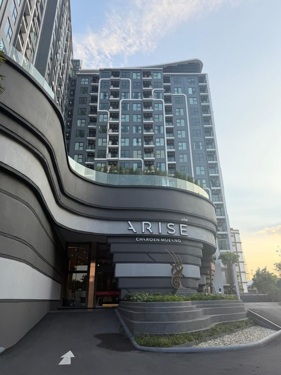 Arise Chiang Mai High Floor Pool Luxury Condo Free Pool Gym Monthly Rental 1 Bedroom 15F Apartment in Chiang Mai