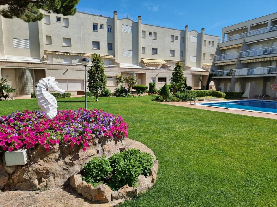Luminoso apartamento de 2 dormitorios cerca de la playa de Riells - HISP-236-197 Apartment in L'Escala