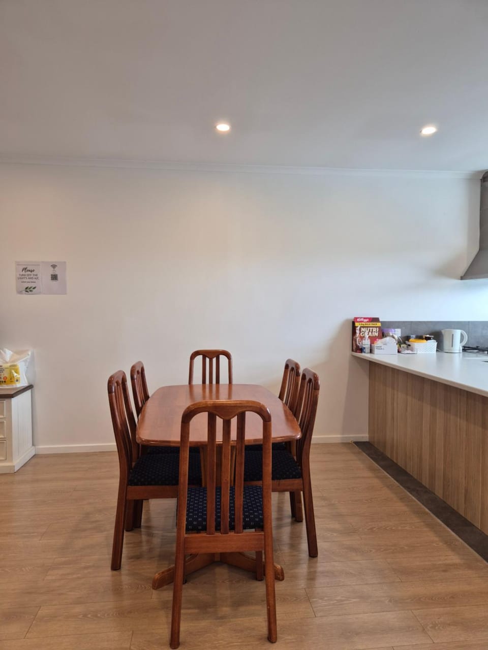 Coffee/tea facilities, Dining area, Communal kitchen, Continental breakfast, air conditioner