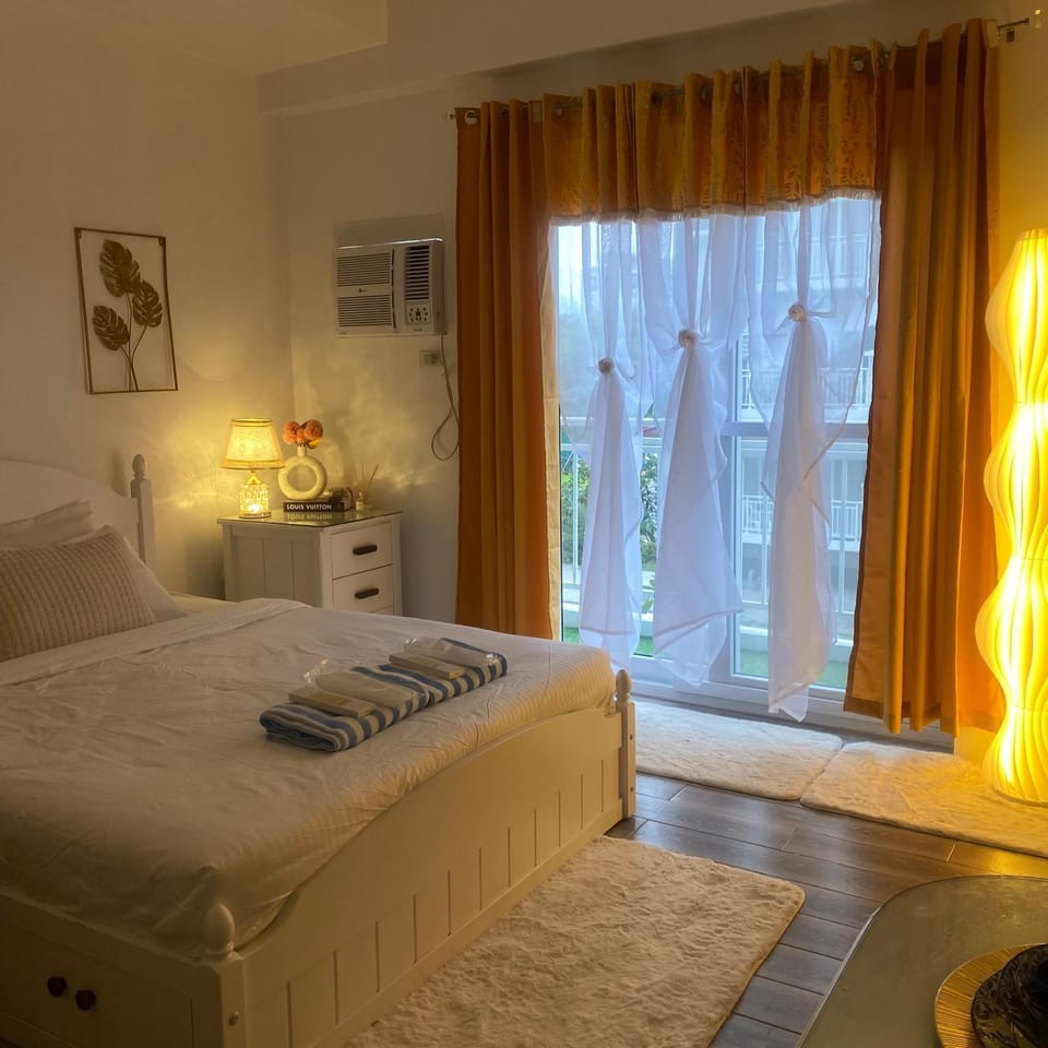 Amani by Hernz l With Balcony l Pool View l Rentals l Staycations l Airport Apartment hotel in Lapu-Lapu City