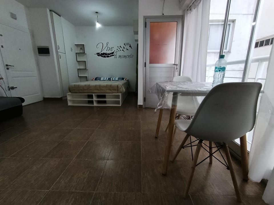 Cálido Monoambiente San Cristóbal Apartment in Buenos Aires