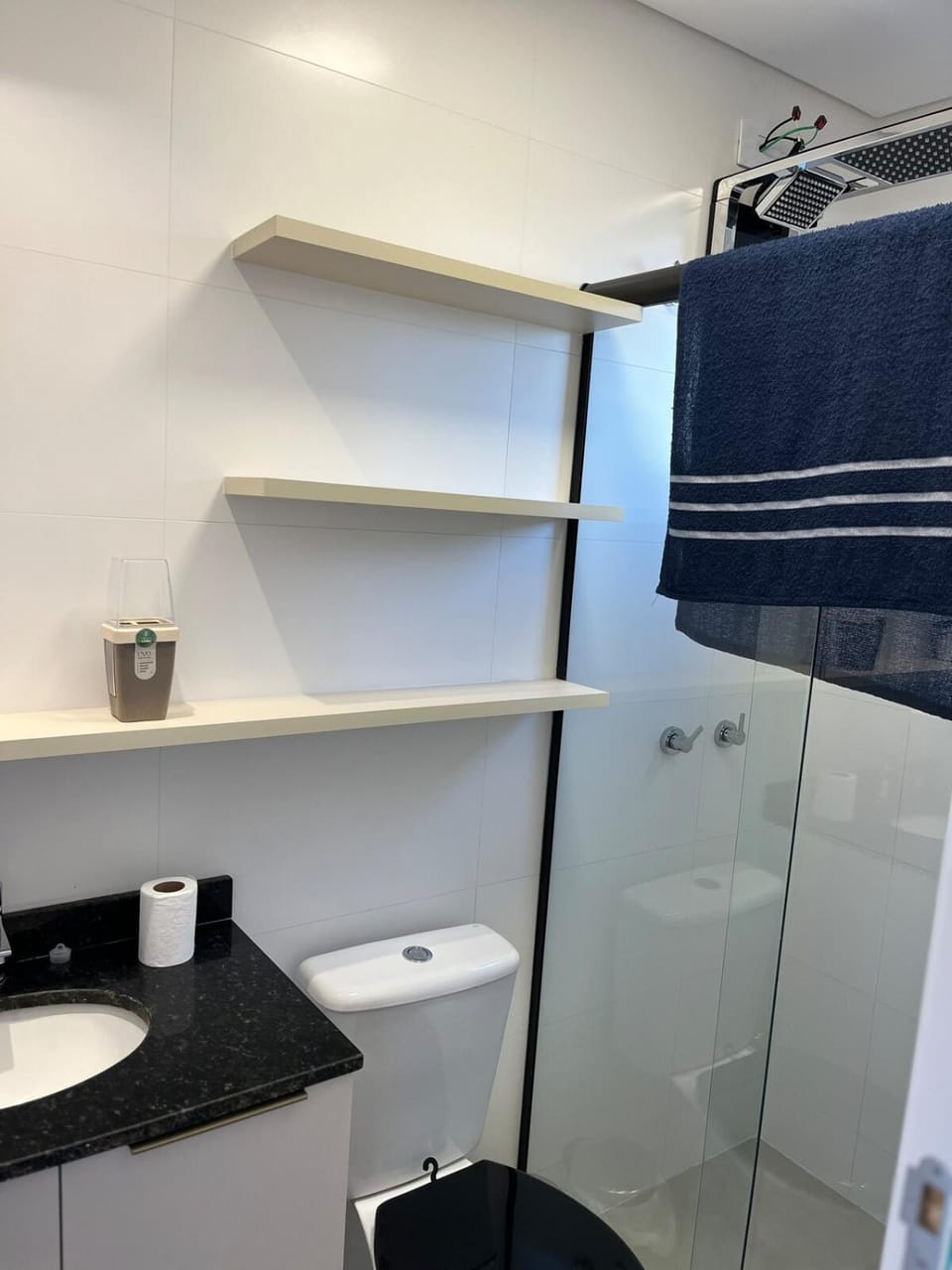Shower, Bathroom, towels