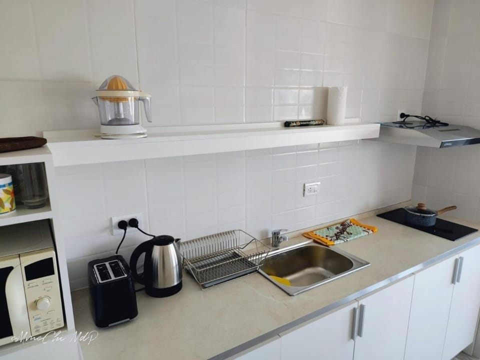 Coffee/tea facilities, Food and drinks, Food, stove, toaster