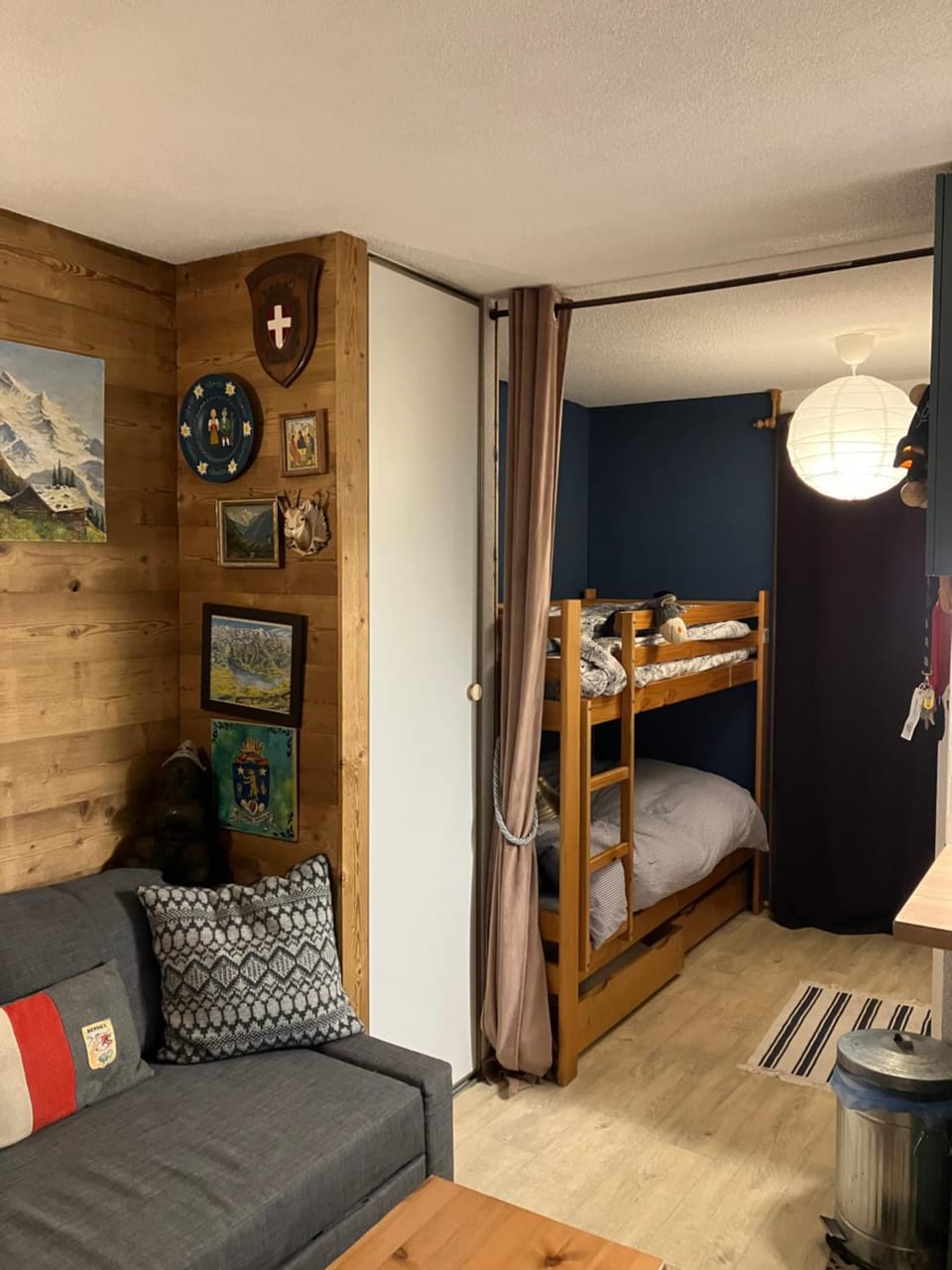 Living room, Bedroom, bunk bed