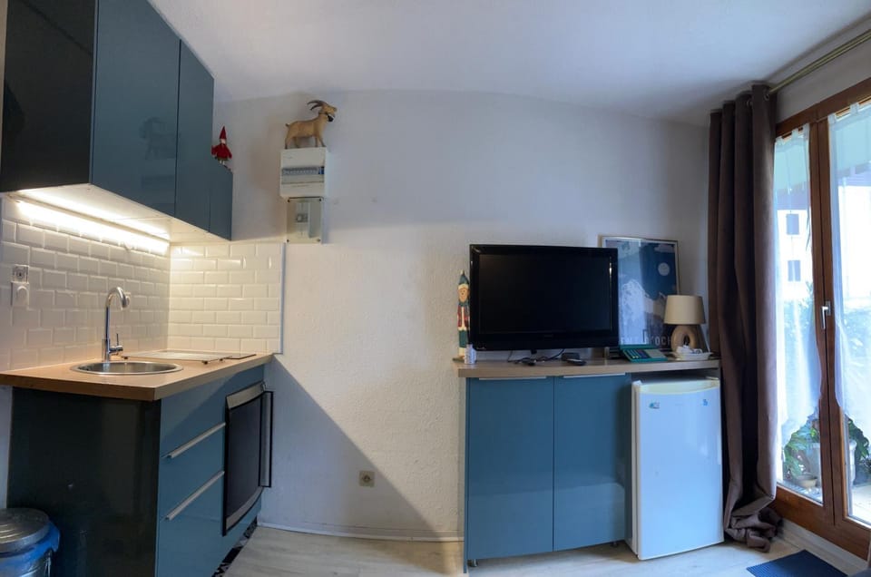 TV and multimedia, Kitchen or kitchenette, kitchen