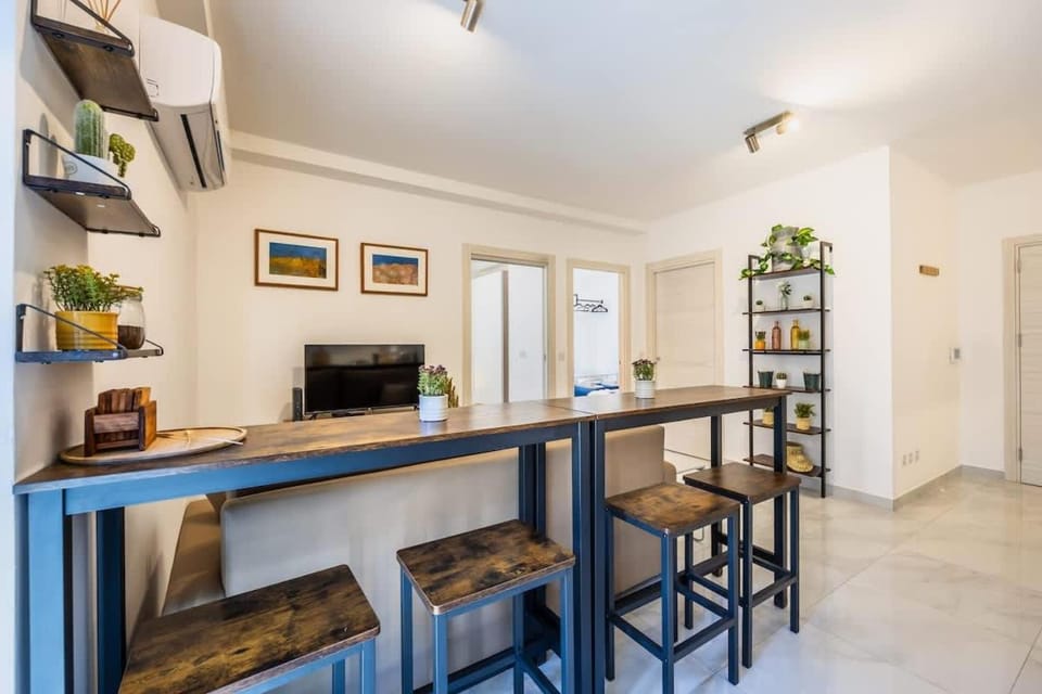Palazzo Ducoss - Apt 7 - Two Bedroom One Bathroom Apartment in Valletta