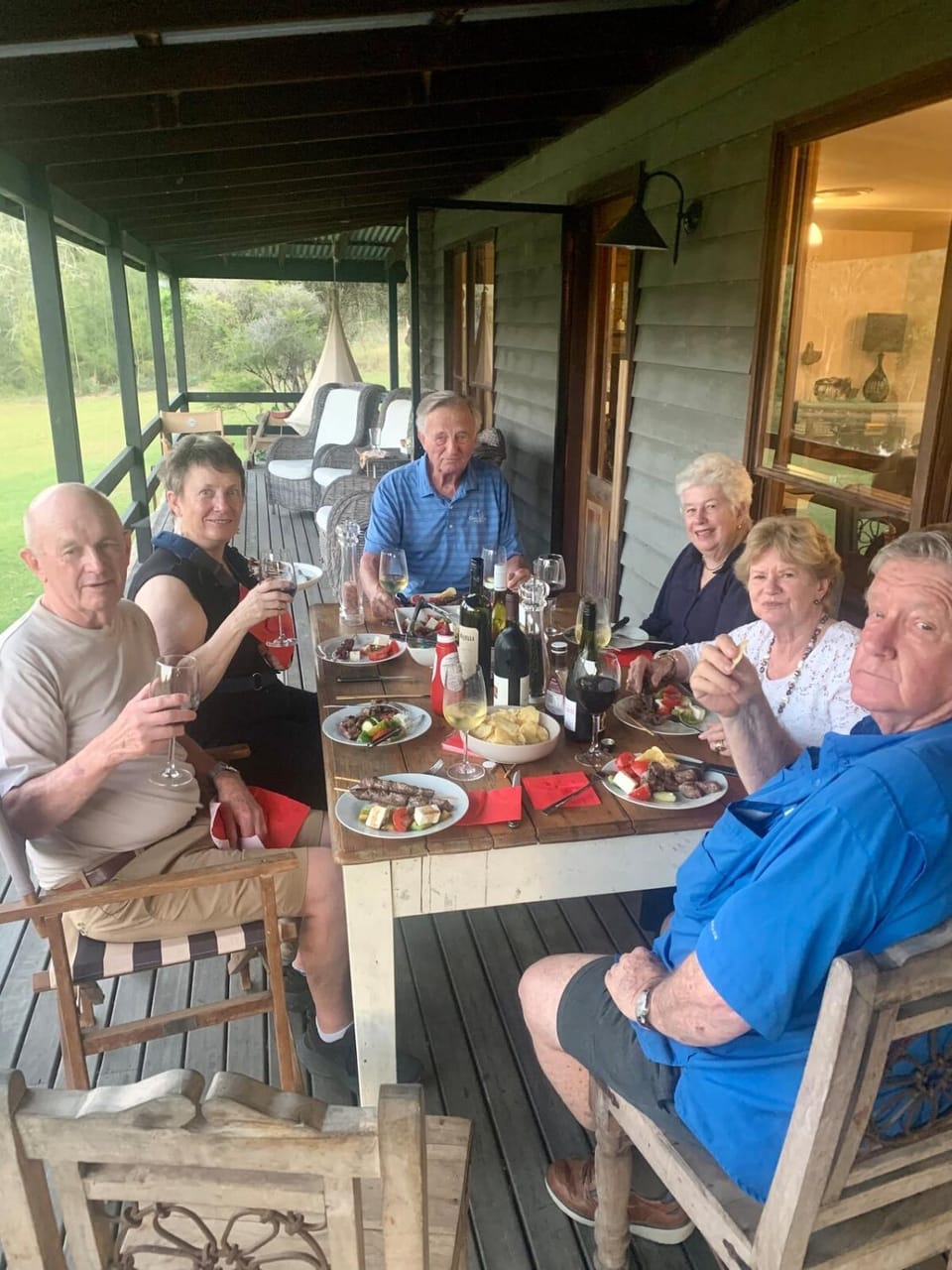 People, Food and drinks, Dining area, Food, Guests, Drinks, group of guests