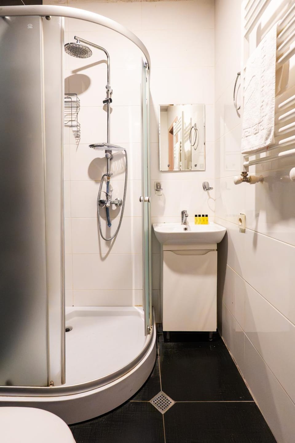 Shower, Bathroom, towels