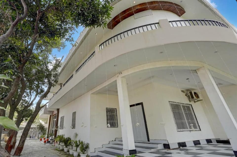 The Ambrosia Stay Hotel in Varanasi