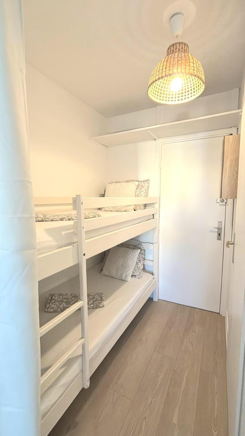 Photo of the whole room, bunk bed