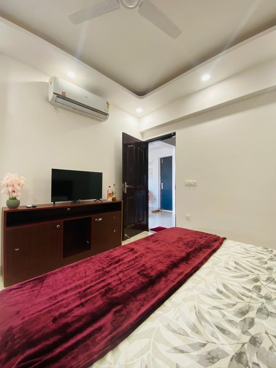 The Winestone Studio Apartment in Noida
