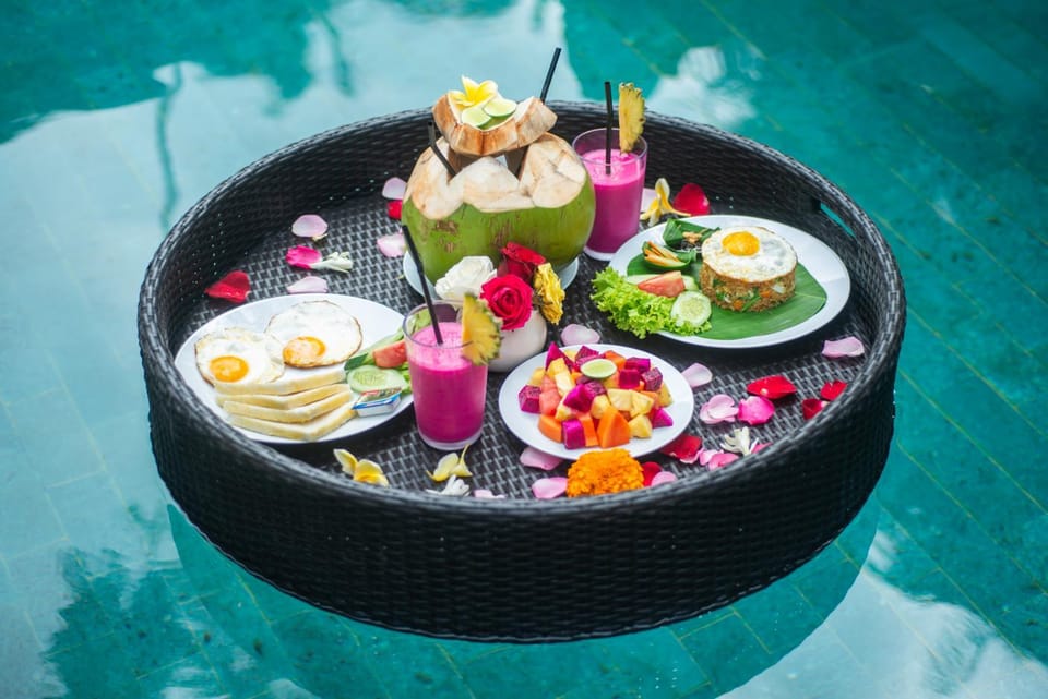 Food and drinks, Food, Pool view, Swimming pool, Breakfast, Continental breakfast, Drinks