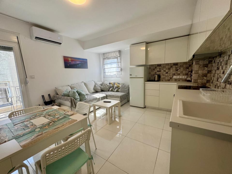 Living room, Seating area, Dining area, air conditioner
