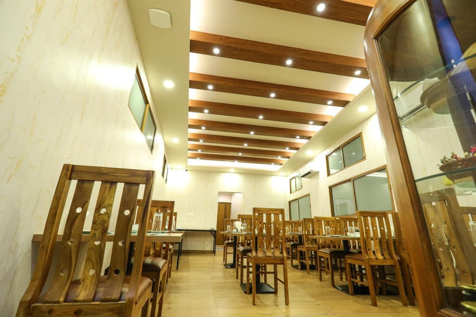 Restaurant/places to eat, Restaurant/places to eat