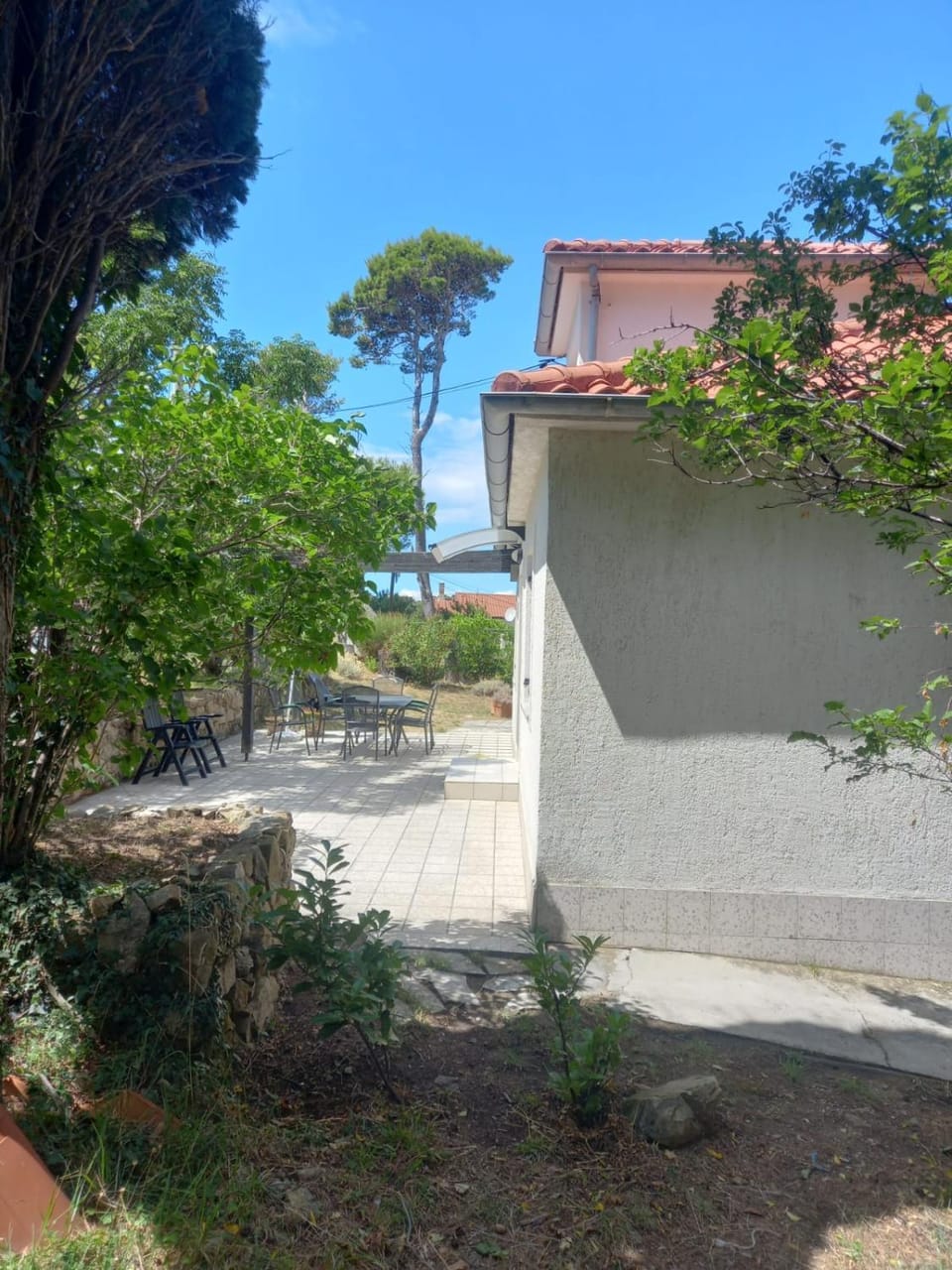 Property building, Spring, Day, Garden, Garden view