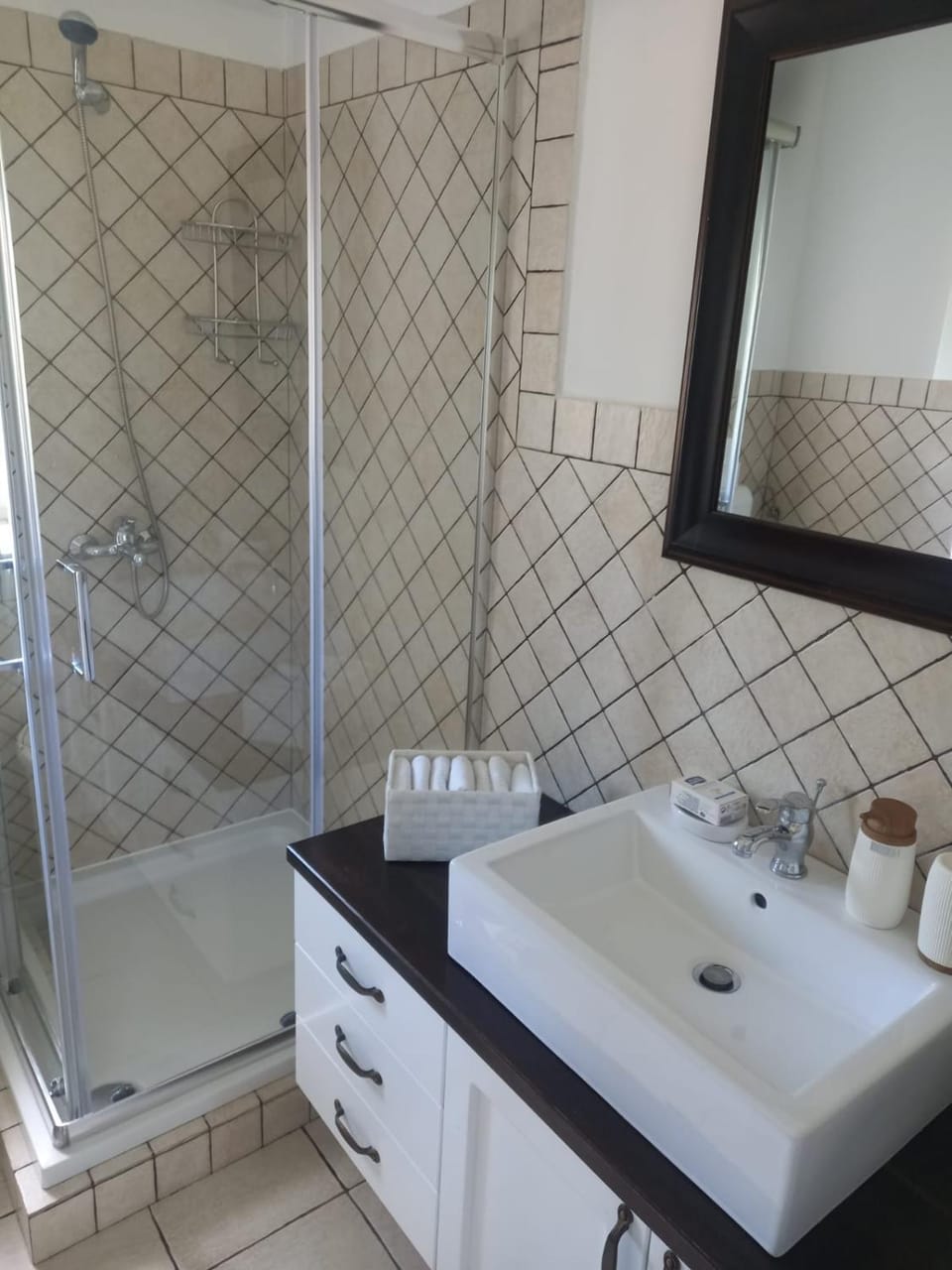 Shower, Bathroom, towels