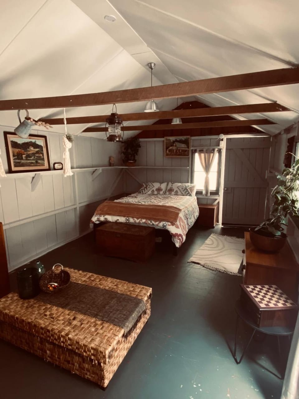 Bed, Photo of the whole room