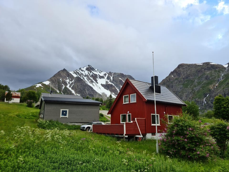 Charming traditional Norwegian Cabin in Lyngen Cabin in Troms Og Finnmark