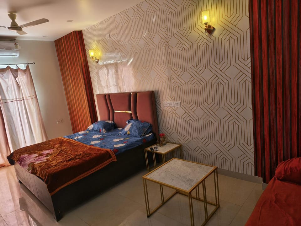 Cozy Hideout Love hotel in Noida