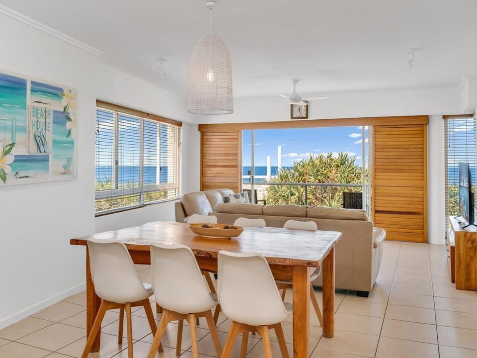 Absolute Beachfront Unit Apartment in Kings Beach