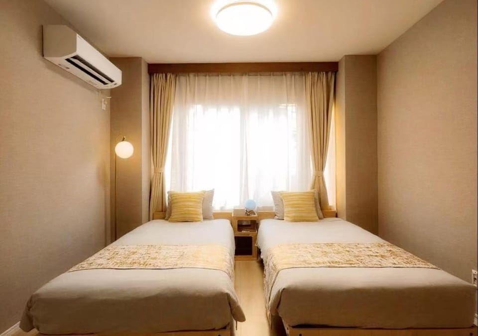Bed, Bedroom, air conditioner