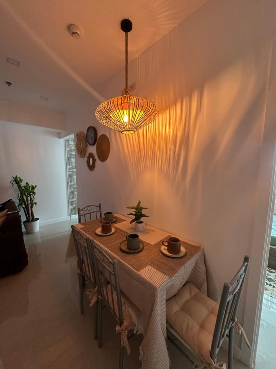 CASA VANA in AZURE STAYCATION Apartment hotel in Paranaque