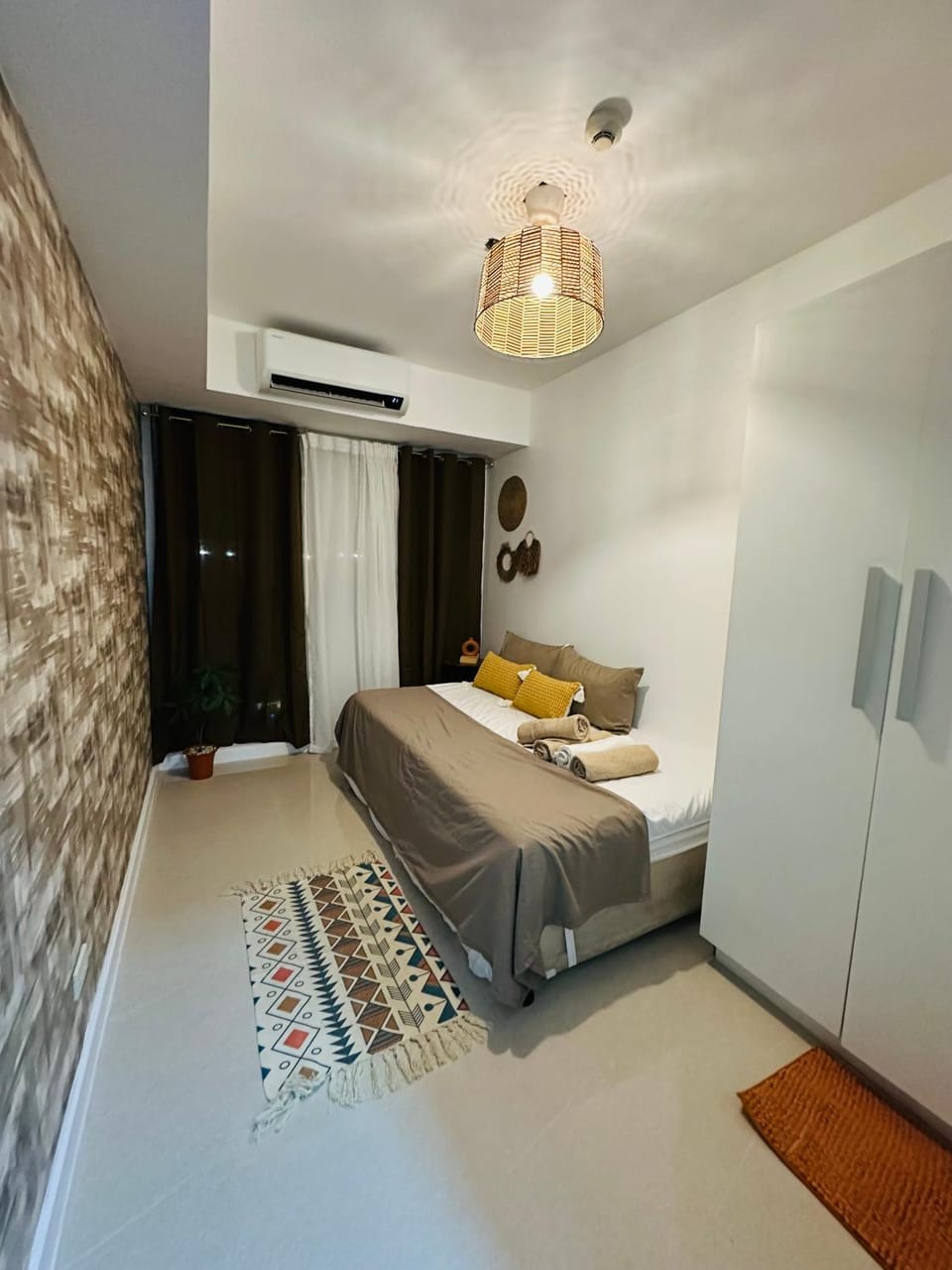 CASA VANA in AZURE STAYCATION Apartment hotel in Paranaque