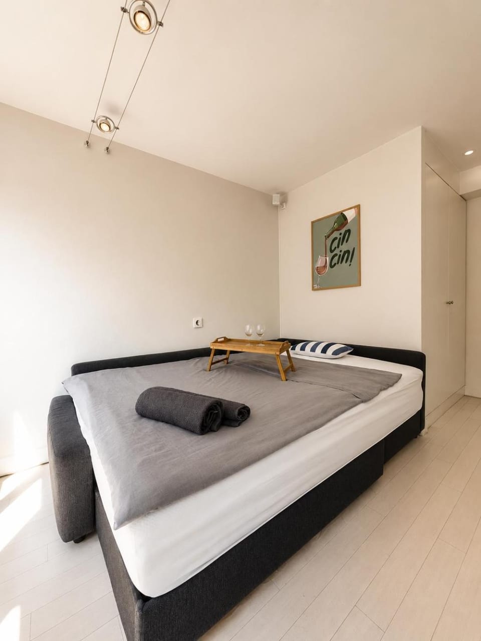 Modern and bright studio Bastille Le Marais Apartment in Paris