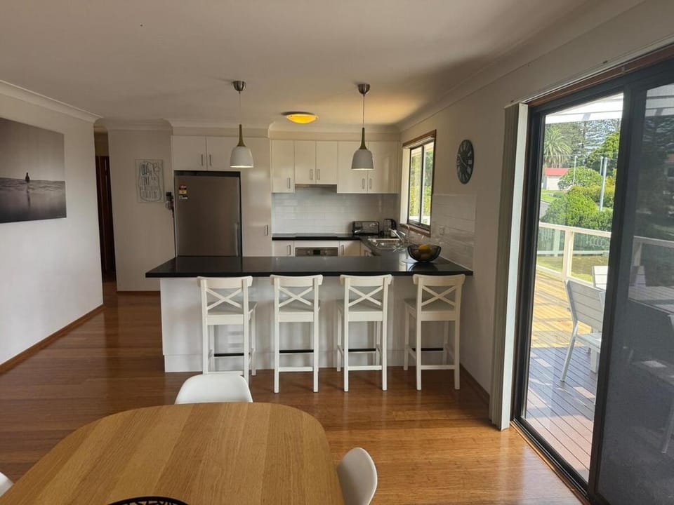 Beside the Seaside Gerroa Dual Family Living House in Gerroa