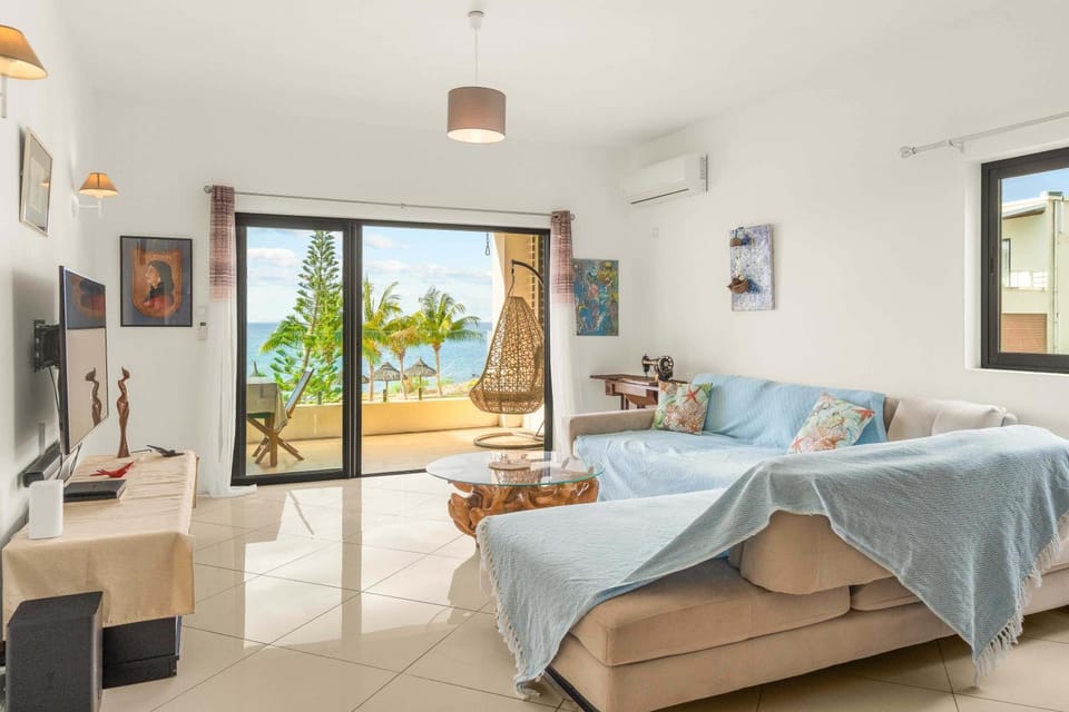 TV and multimedia, View (from property/room), Balcony/Terrace, Living room, air conditioner