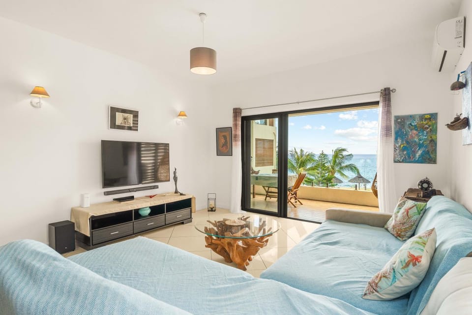 TV and multimedia, Living room, Sea view