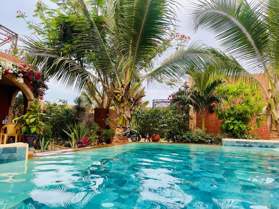 Day, Swimming pool