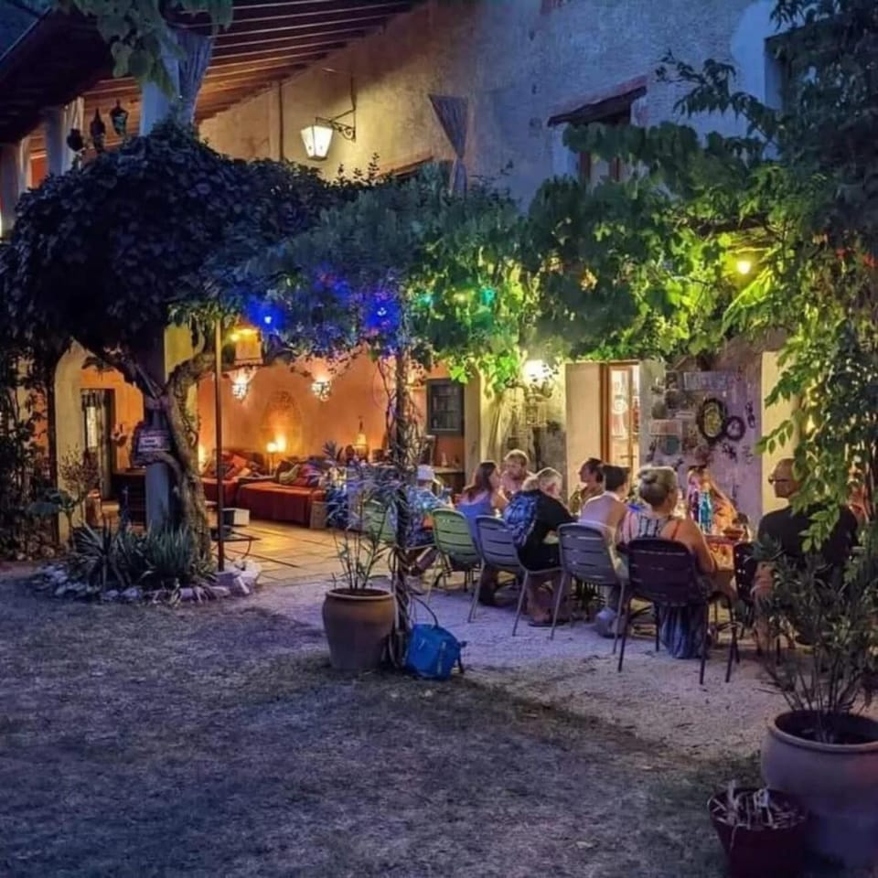 L'Ancienne Taverne Chambres d'hôtes et Gîtes Apartment in Provence