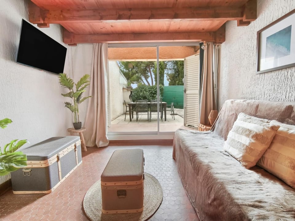 Studio Cosy avec terrasse et parking privé Apartment in Agde