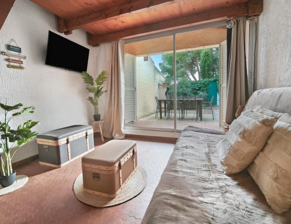 Studio Cosy avec terrasse et parking privé Apartment in Agde
