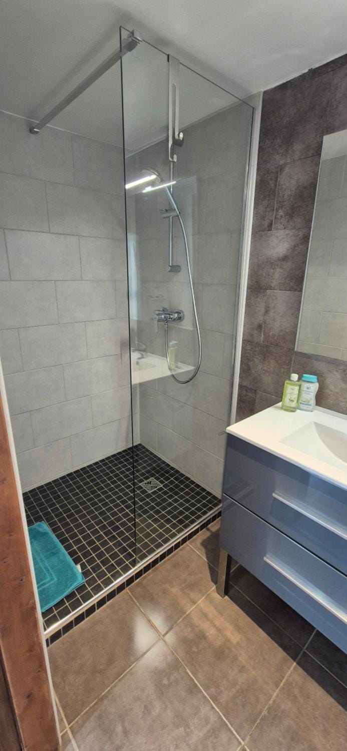 Shower, Bathroom