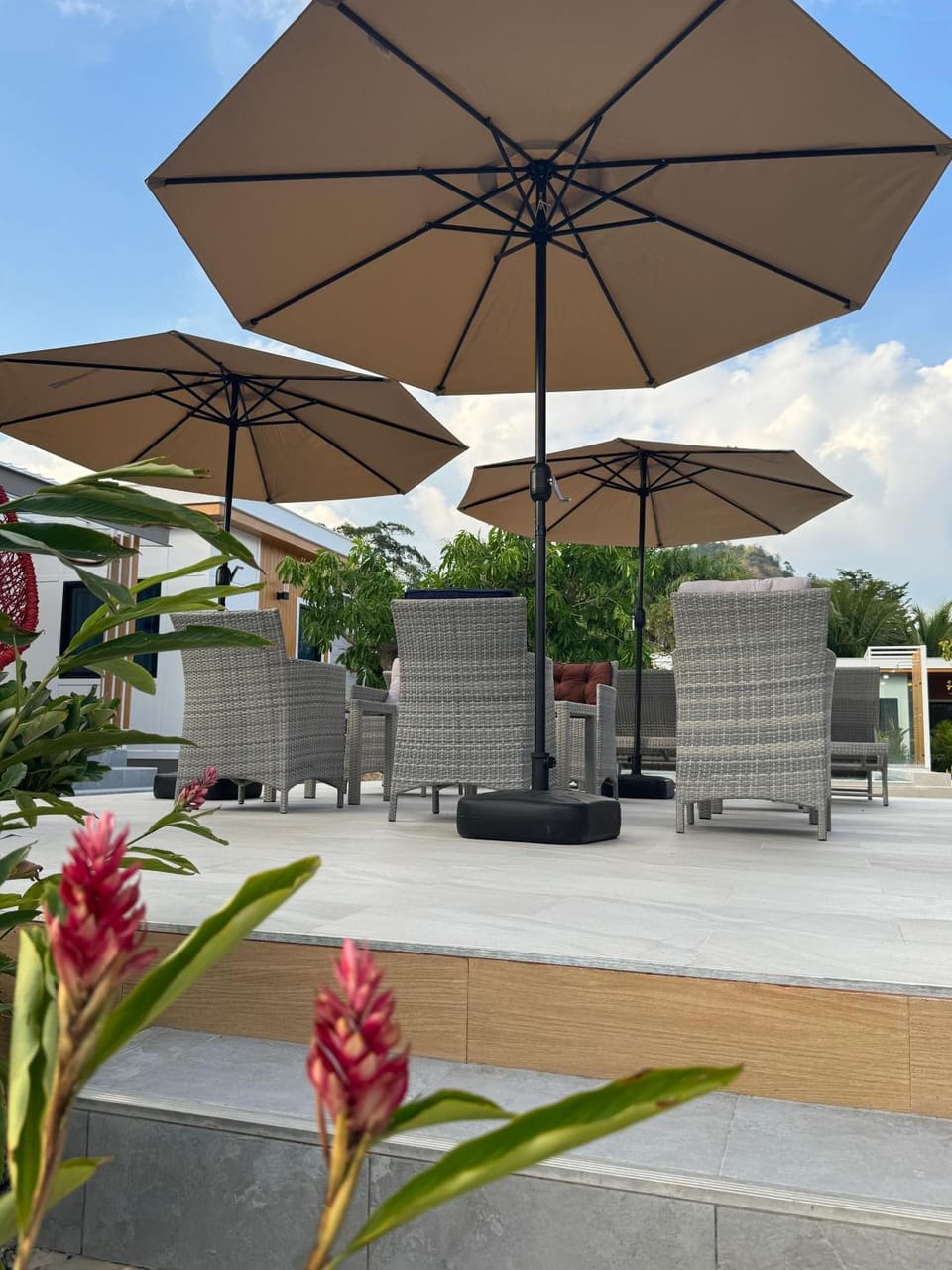Communal lounge/ TV room, Day, Balcony/Terrace, Lounge or bar