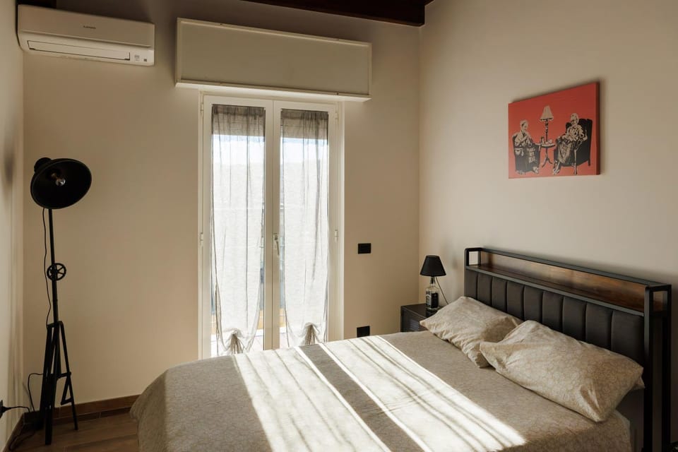 Bed, Bedroom, air conditioner